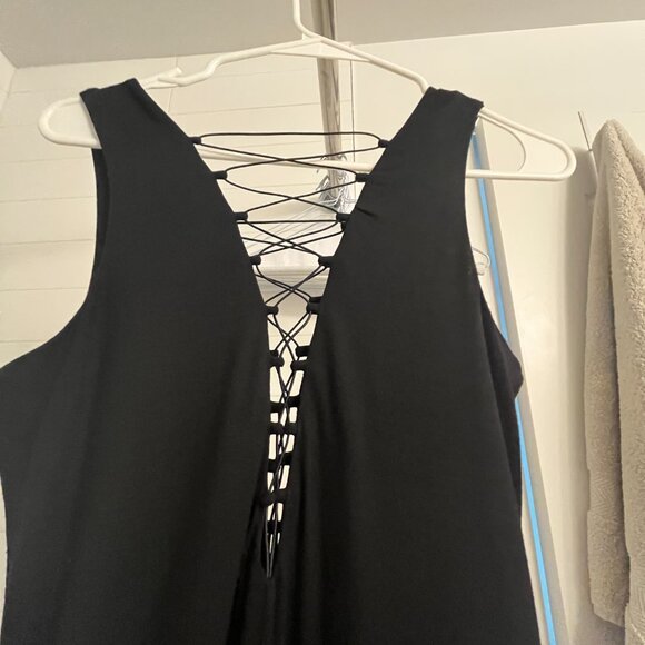 Bardot - Crisscross Lace up Detail Bodycon Dress - Picture 4 of 4